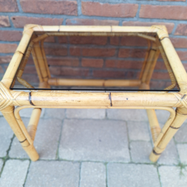 Bamboe tafeltje met rookglas 50 x 35 cm.