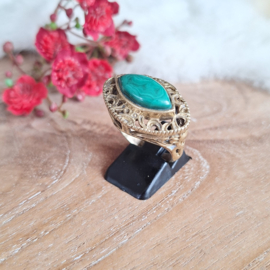 Ring "Ibiza 32", mt. 18 1/4, groene jade steen
