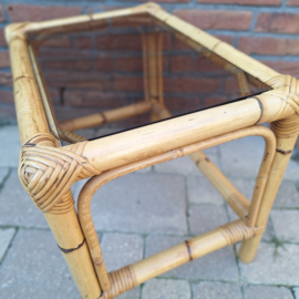 Bamboe tafeltje met rookglas 50 x 35 cm.