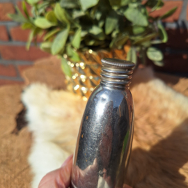 Vintage metalen container met schroefdop én druksluiting 'Mignon"