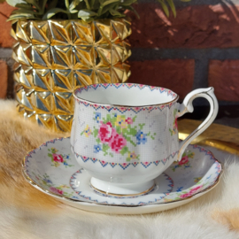 Vintage kop en schotel 15: Royal Albert Bone China, Petit Point China