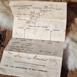 Vintage bril in metalen brillenkoker, incl. voorschrift oogarts  in 1938