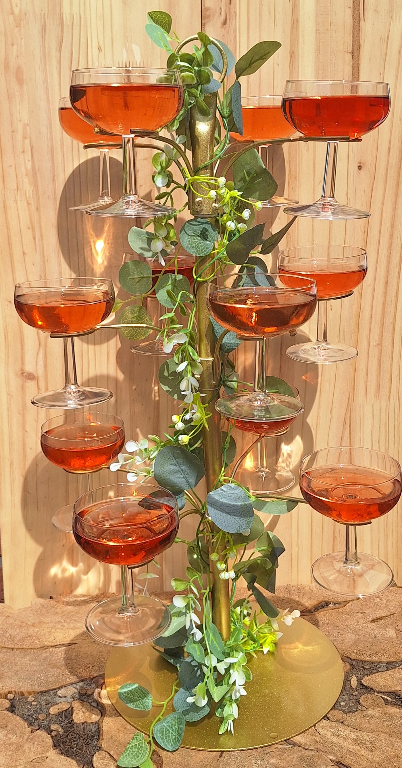 Te huur:   cocktail/ champagne-tree/ boom + schenkkan
