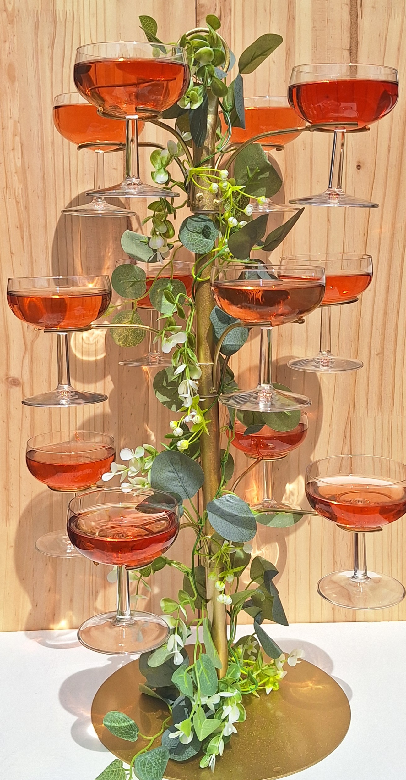 Te huur:   cocktail/ champagne-tree/ boom + schenkkan