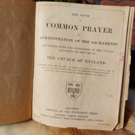 Antieke bijbel"The book of Common prayer and administration of the sacraments"