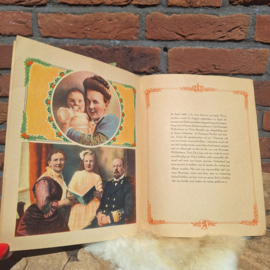 Jubileum Prentenboek  'Onze Geliefde Vorstin Koningin Wilhelmina'