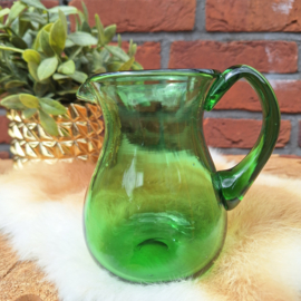 Vintage glazen kan/vaas groen, H 12,5 cm