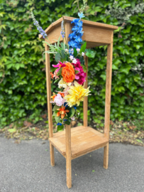 Te huur:  Spreektafel/ katheder eikenhout met opbergvak
