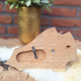 Vintage hertengewei op houten bruine wandplaat/ schild nr. 2