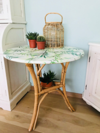 Vintage rotan/ bamboe tafel gerestyled "Botanical"