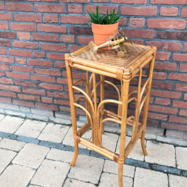 Vintage bamboe/ rotan kruk c.q. plantentafel