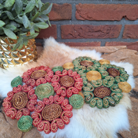 Vintage raffia pannen onderzetters gekleurd, set van 2 'bloem'