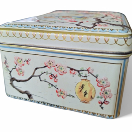 Vintage blikje met Chinese reliëf print