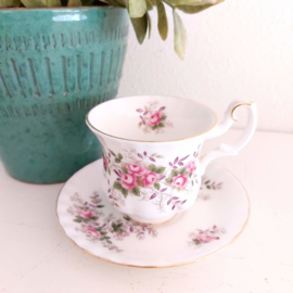 Vintage kop en schotel 119,  Royal Albert "Lavender Rose"