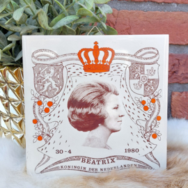 Vintage herdenkingstegel kroning Koningin Beatrix, 30-04-1980, nr. 1