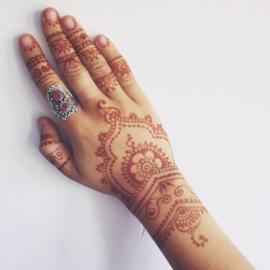Henna "tattoo's" voorbeelden van "eigen hand"