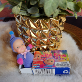 Vintage Mini baby in matchbox/Mini dolls /Lucifer"popje, paars, 70's