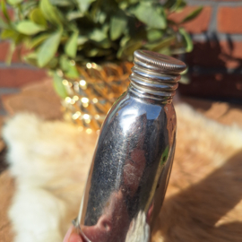 Vintage metalen container met schroefdop én druksluiting 'Mignon"