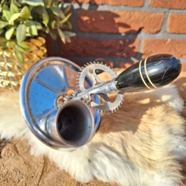 Antieke mixer/ klutser: A&J, made in USA, patent 1923