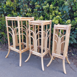 Te huur:  Set van 3 maten planten tafels bamboe