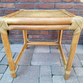 Bamboe tafeltje 45 x 45 cm.