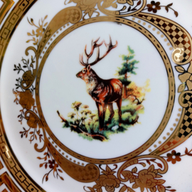 Vintage bord met afbeelding hert en goud decor 24 ct.'Thun M.Z.1794, 24 ct. gold'