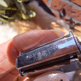 Vintage 'Rally Razer';  een opvouwbaar scheer gadget