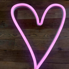 Huren:  2x neon roze hart lamp