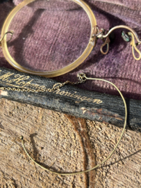 Antiek 'Pince nez' bril met 1 'oortje' aan dun kettinkje