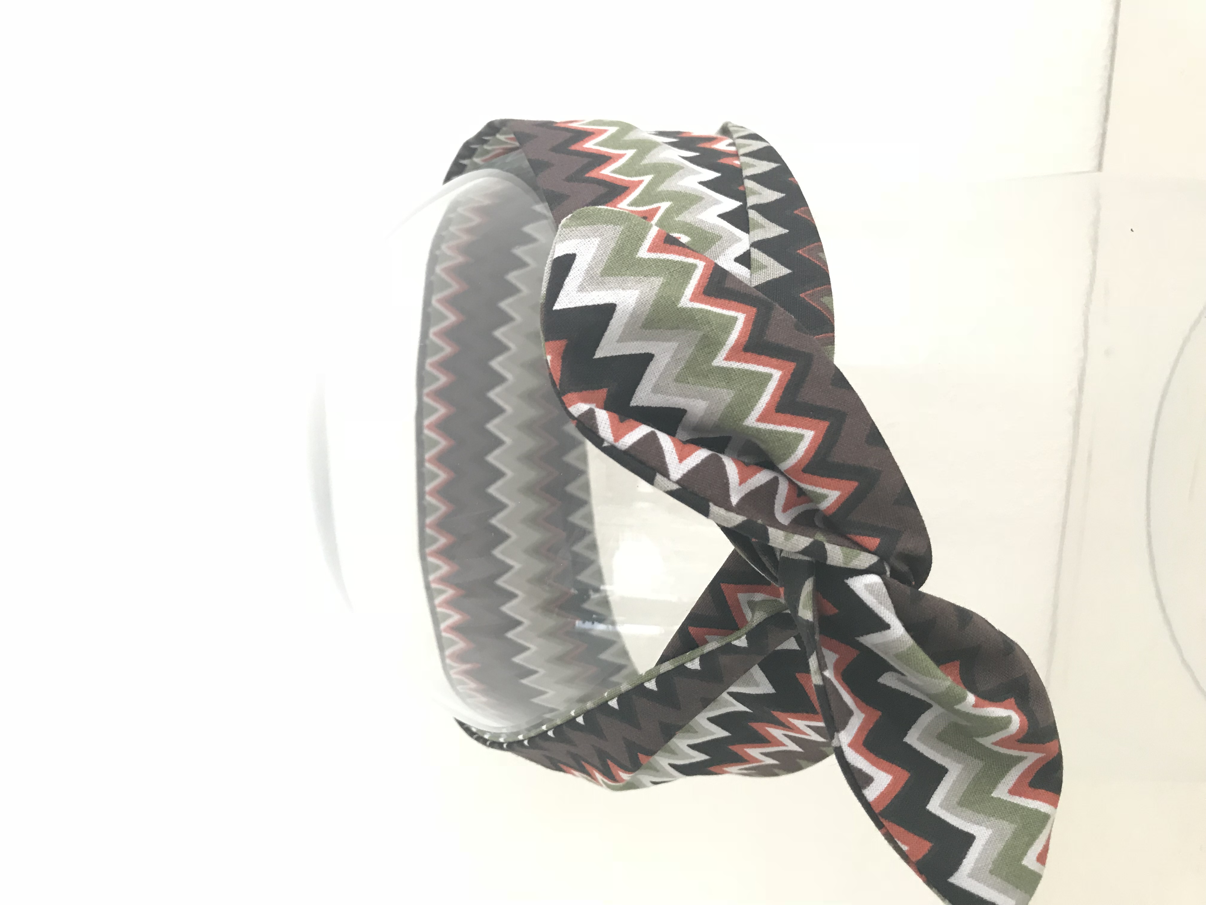 Haarband met ijzerdraad "uit eigen atelier", zigzagprint, korte lengte