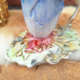 Vintage kitsch Bambi beeld met bloem 'vaasje