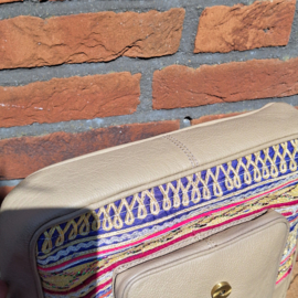 Ibiza tas van leder met borduurstuk, beige