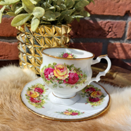 Vintage  thee kop en schotel 148 ,  Elizabethan Staffordshire