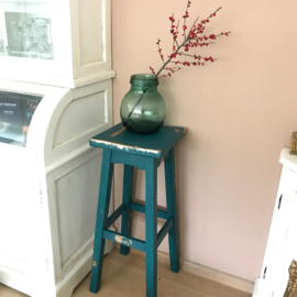 Vintage houten kruk/ planten tafel,  gerestyled in petrol blauw