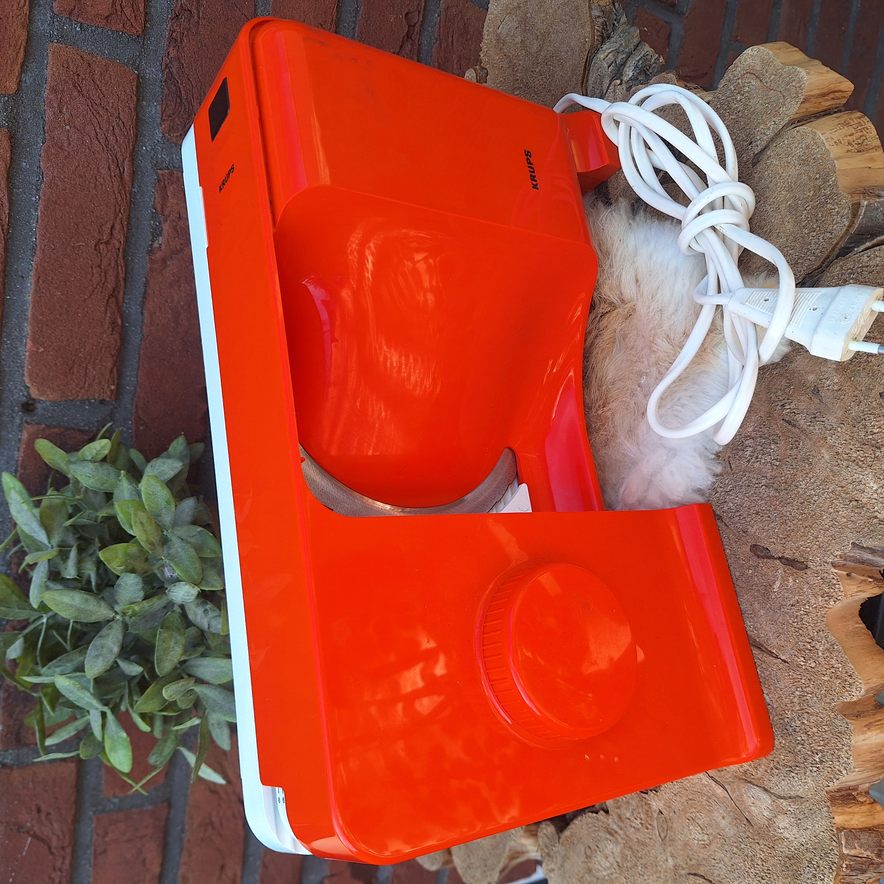 Vintage Krups snijmachine in oranje/wit
