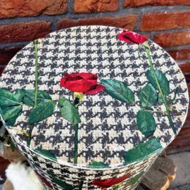 Vintage hoge grote hoedendoos 'pied de poule/ rode rozen dessin'