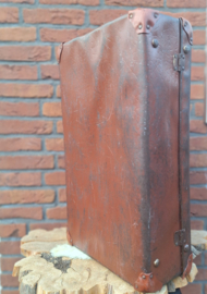 Vintage  bruine koffer van geperst karton i.cm. leder, Jaren '50