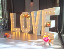 Te huur: LOVE Lichtletters XL