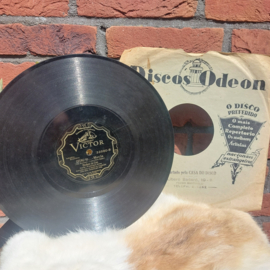 Antieke bakelieten grammofoon plaat 'His Master's Voice', 'Foi Ella! van Francisco Alves
