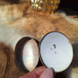 Vintage pillendoosje afbeelding 'Jezus'/ parelmoer