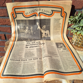 Vintage krant deel speciale uitgave Juliana/ Beatrix, 1980