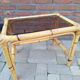 Bamboe tafeltje met rookglas 50 x 35 cm.