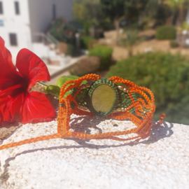 Vintage geknoopte Tibetaanse armband met steen en kraaltjes nr. 2