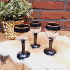 Vintage zwart/gouden likeur of shot glazen( 3 stuks), H 11 cm