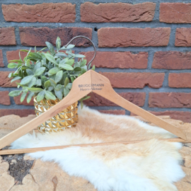 Vintage houten kledinghanger 'Bruggeman Hoorn-Alkmaar'