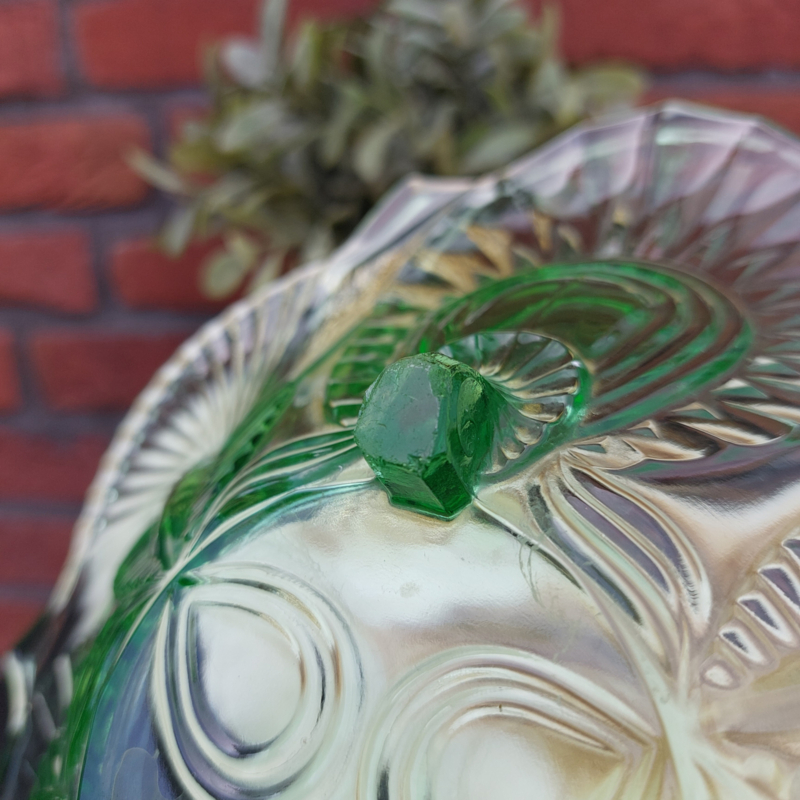 Vintage glazen schaal in groene kleur, vasaline/uraniumglas