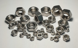 Set 140 Rvs moeren