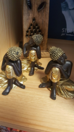 Budha beeldje hoofd op knie 10cm