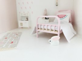 Slaapkamer | Speelgoed | Klein konijntje + grote oren