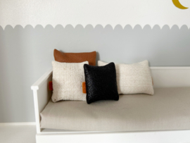 Living room | pillows | 3 x 3 cm | suede black